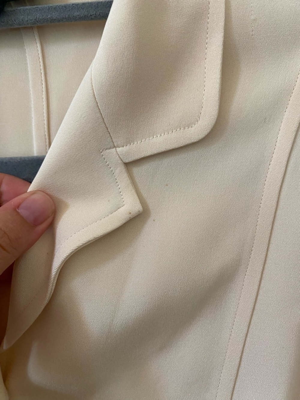 Classiques Entier Cream 100% Silk Short Sleeve Button Up Blouse Size Medium - Picture 4 of 9